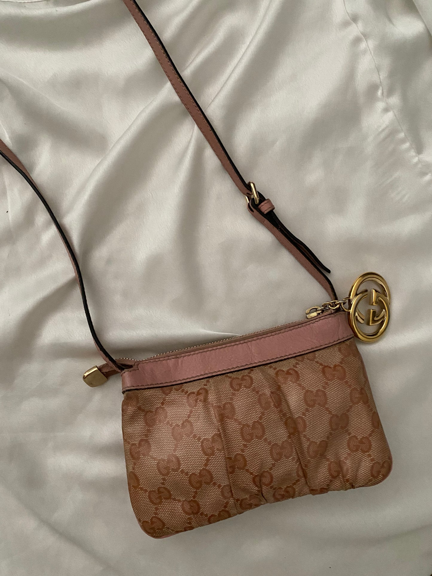 Gucci mini interlocking pink