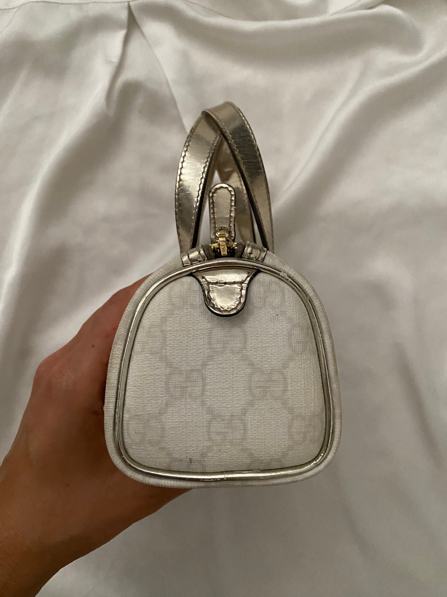 Gucci mini Boston supreme joy argento