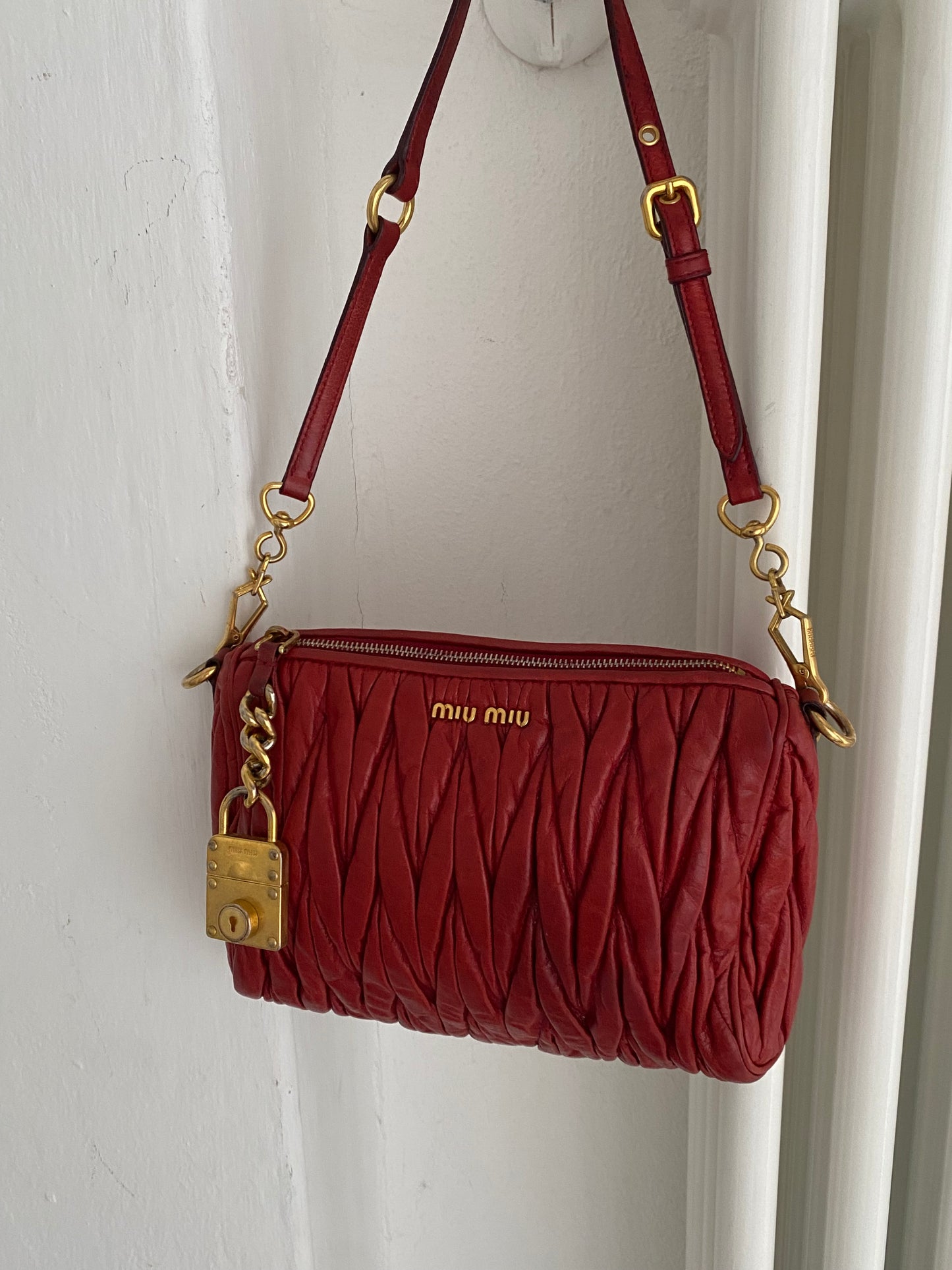 Miu miu matelasse red pochette