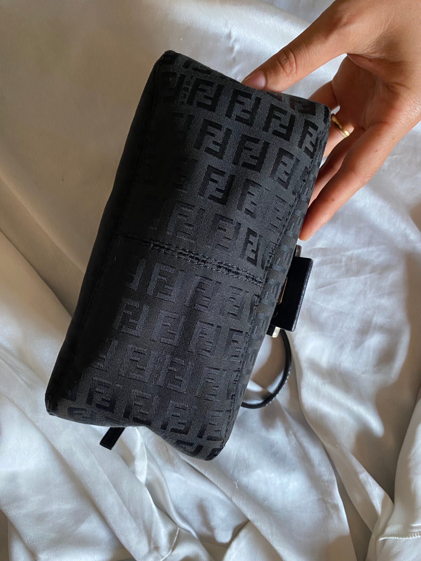 Fendi mini mamma baguette monogram zucchino nera