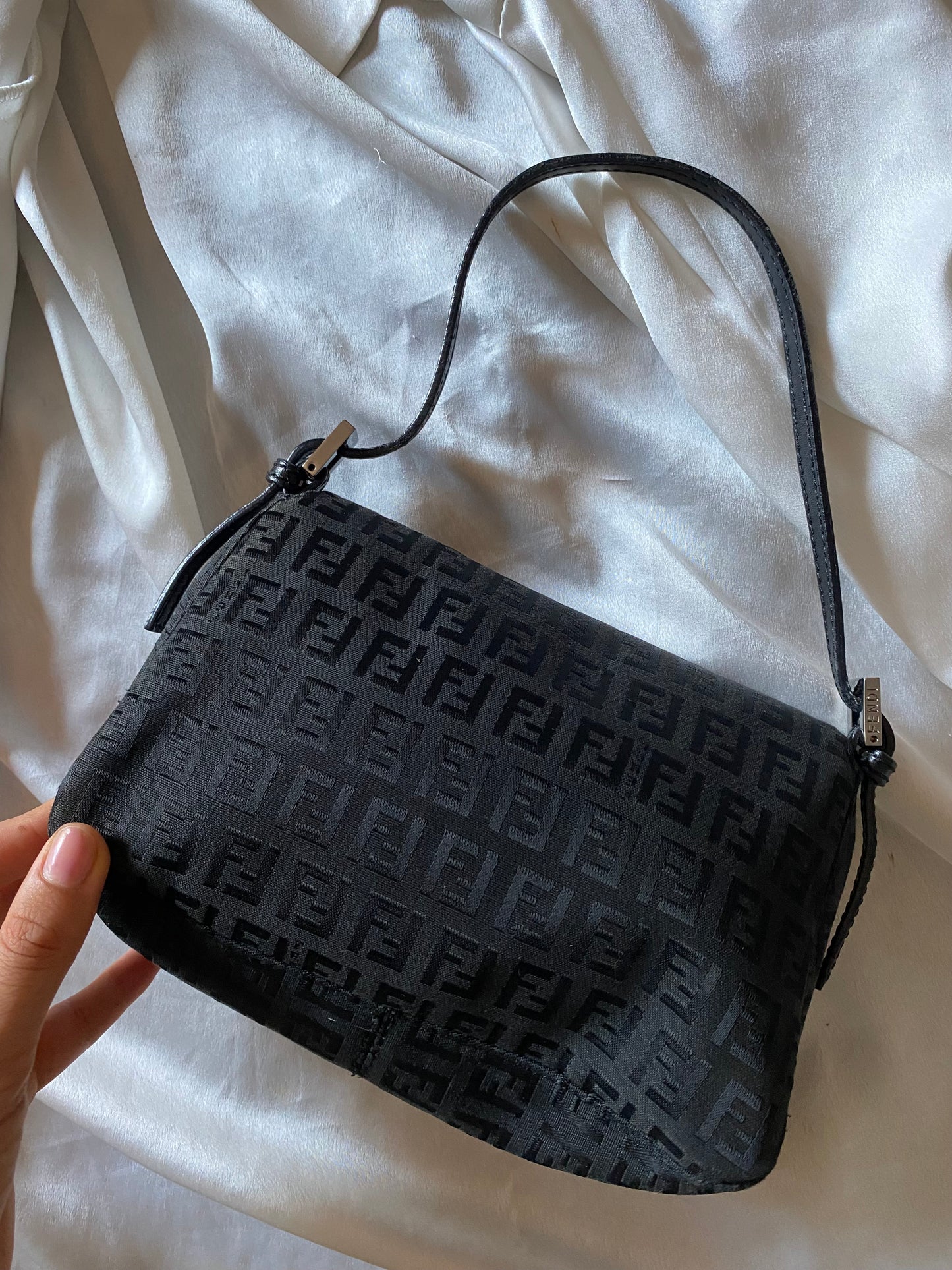 Fendi mini mamma baguette monogram zucchino nera