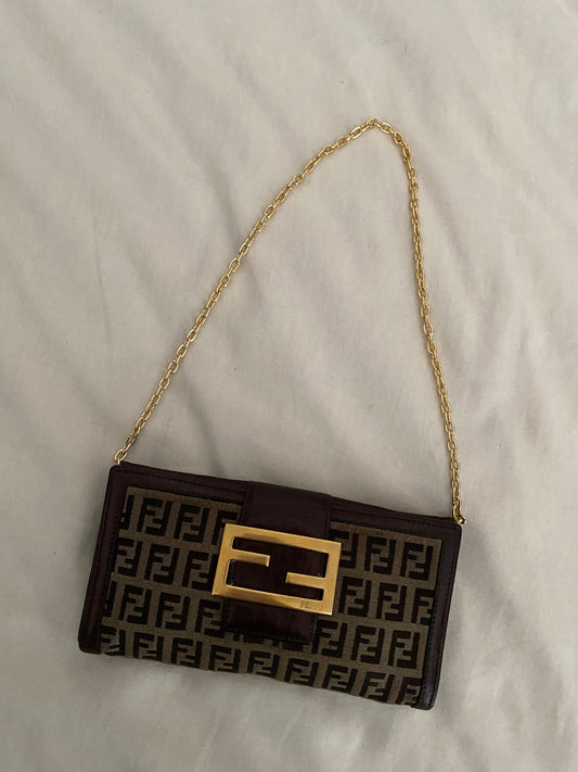 Fendi pochette zucchino maxi logo