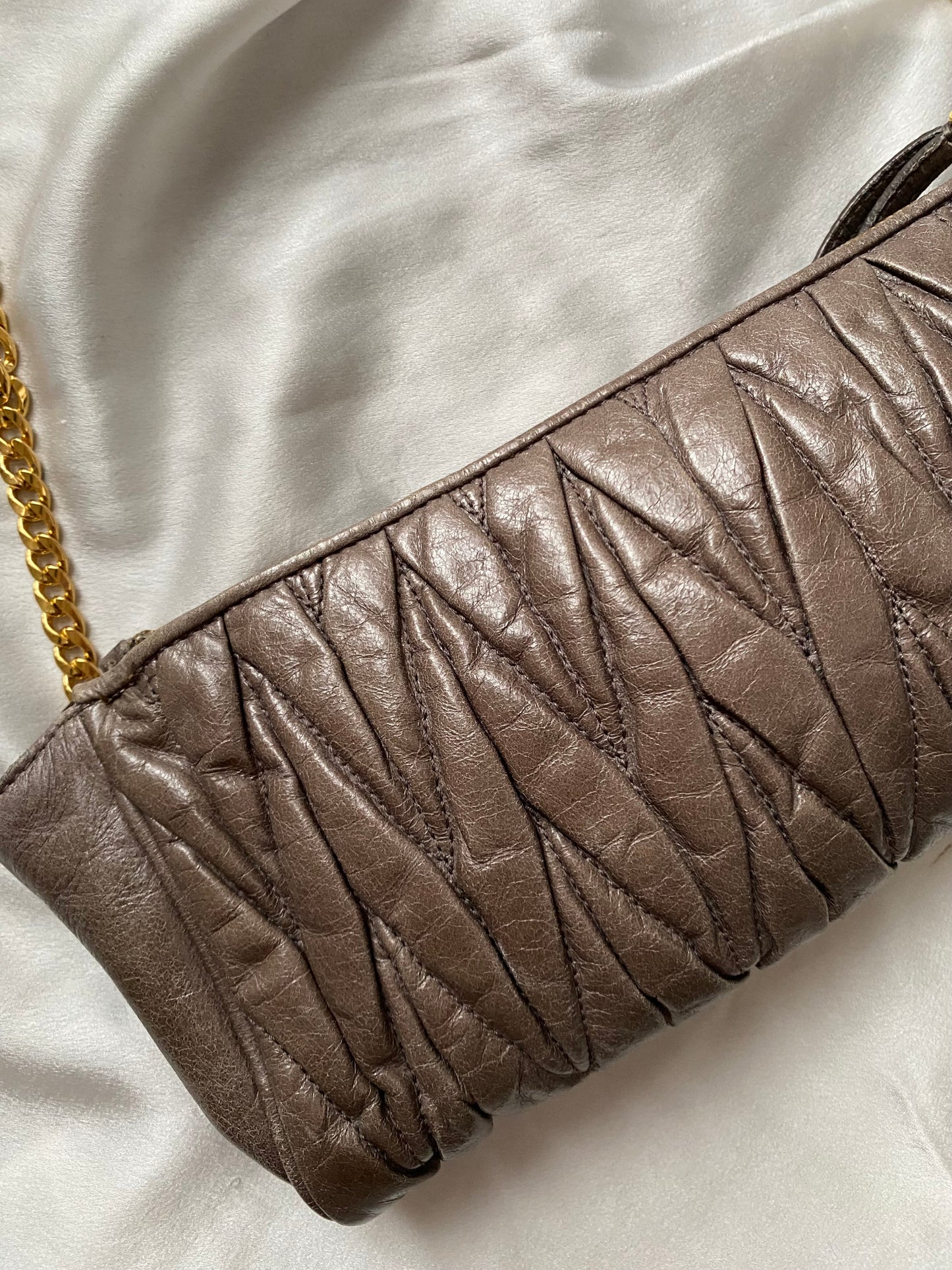 Miu miu pochette antracite scuro