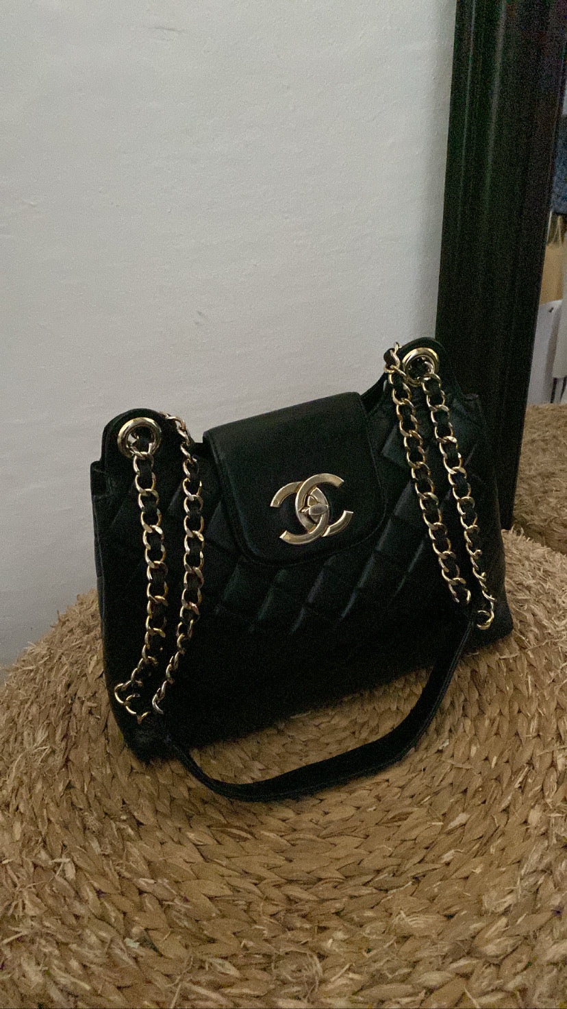 Chanel Borsa Maxi Logo Nera