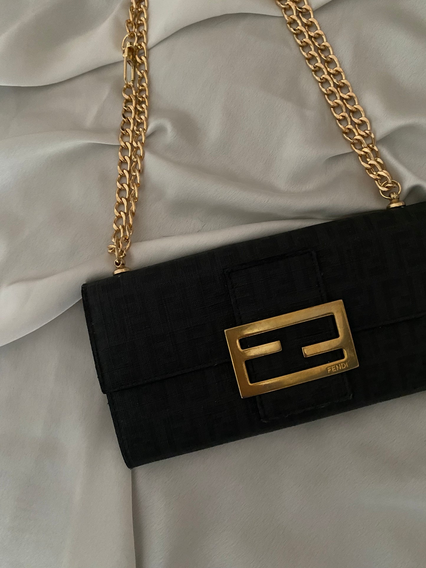 Fendi pochette maxi logo monogram nera