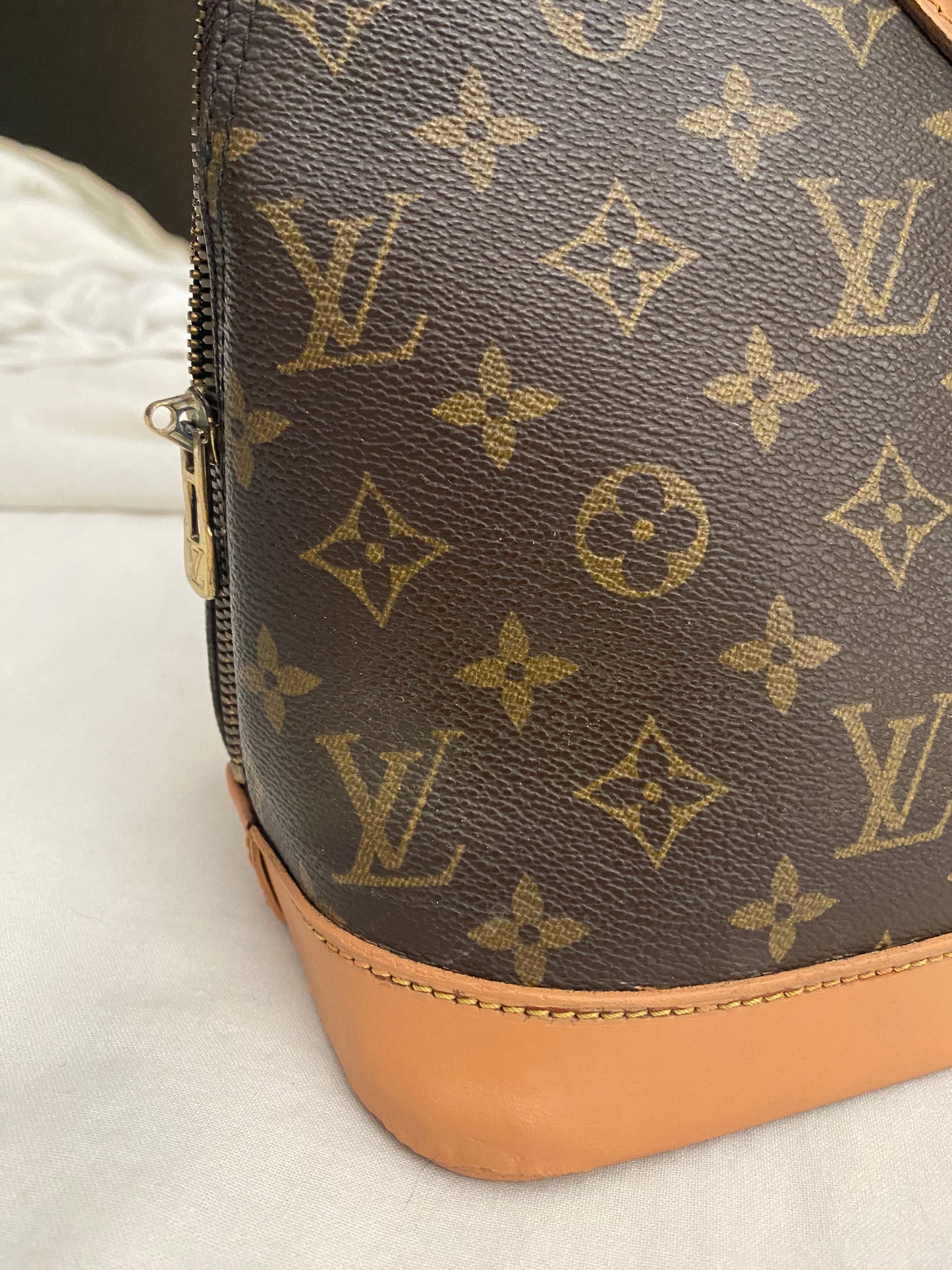 Louis Vuitton Alma MM