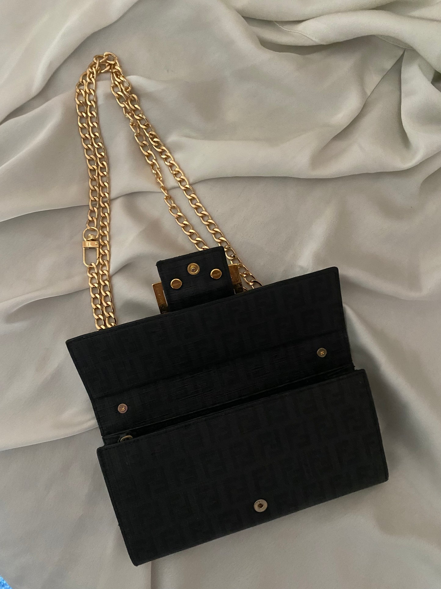 Fendi pochette maxi logo monogram nera