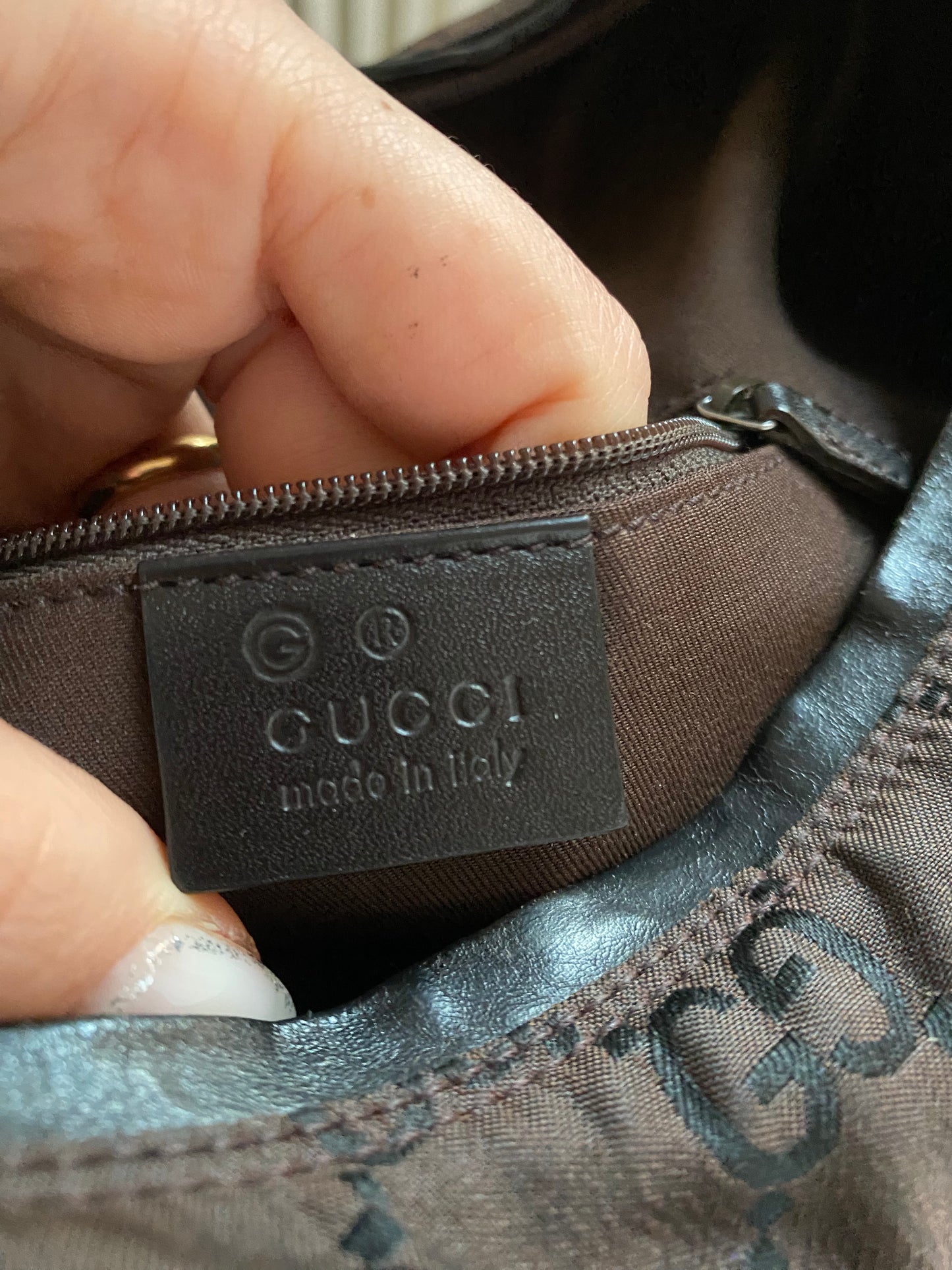 Gucci maxi hobo monogram brown