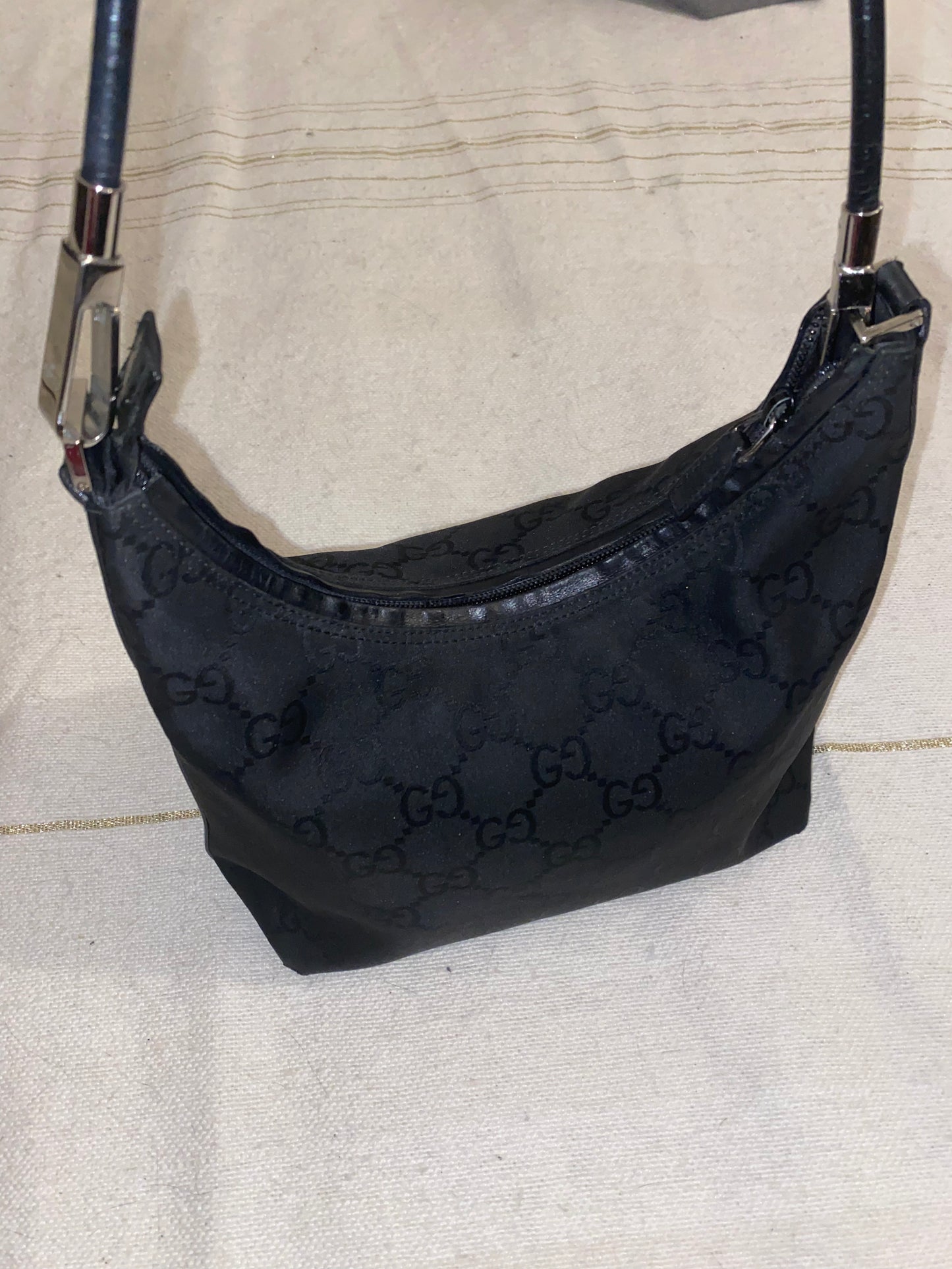 Gucci medium hobo black monogram