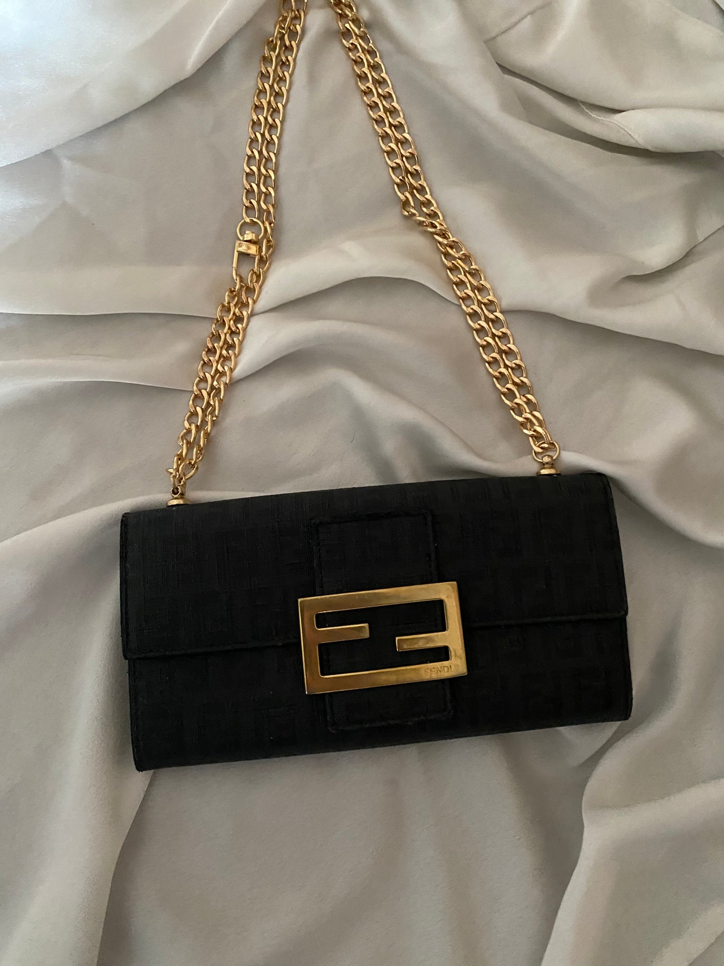 Fendi pochette maxi logo monogram nera