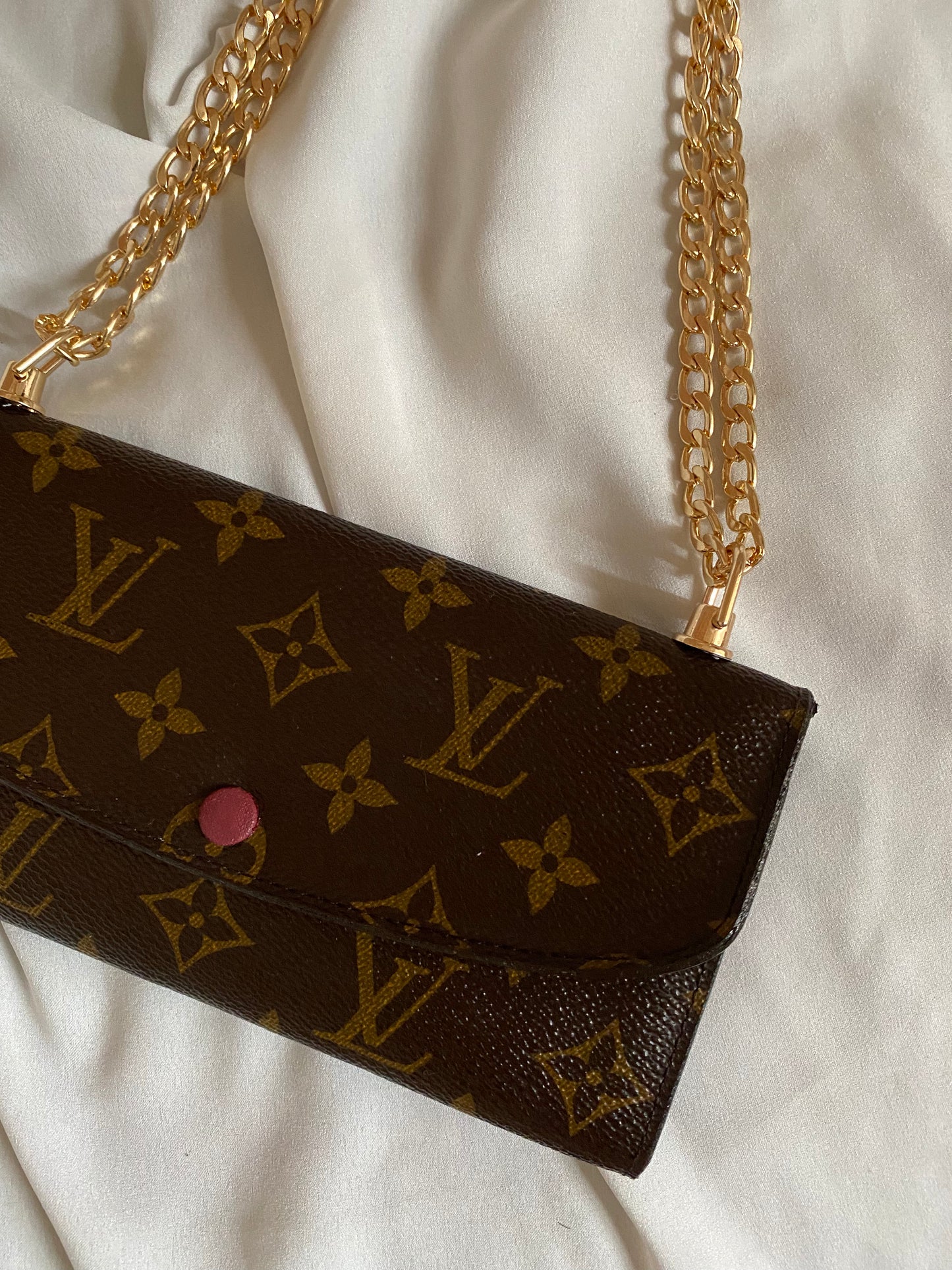 Louis Vuitton Pochette Monogram interni porpora