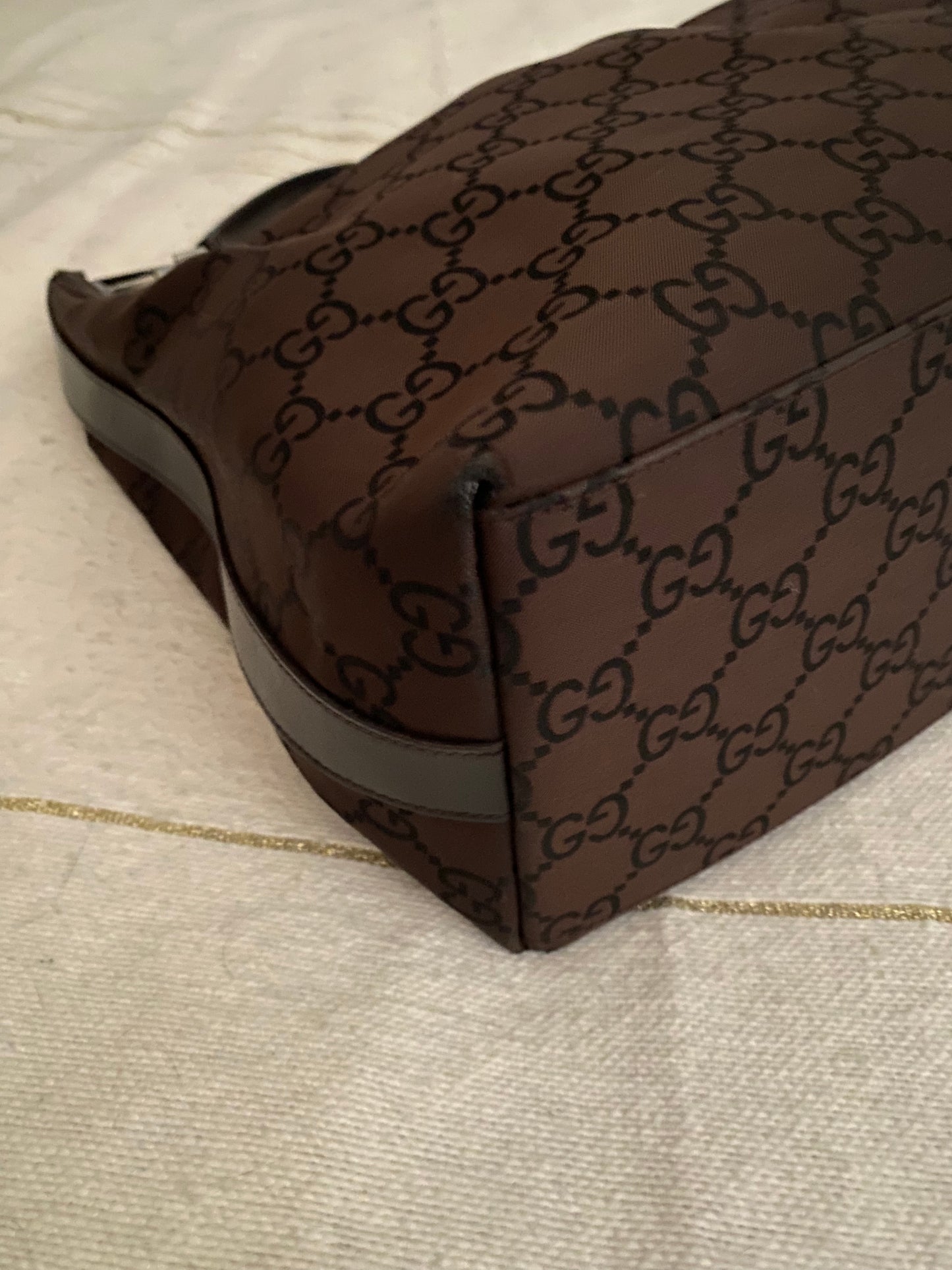 Gucci maxi hobo monogram brown