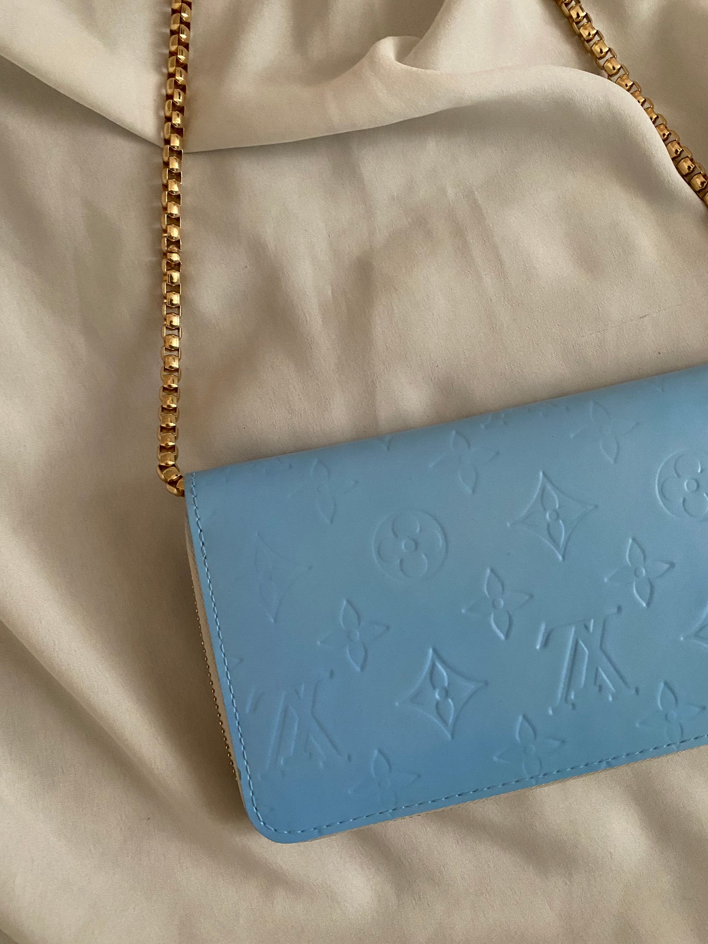 Louis Vuitton Pochette blu ghiacciaio