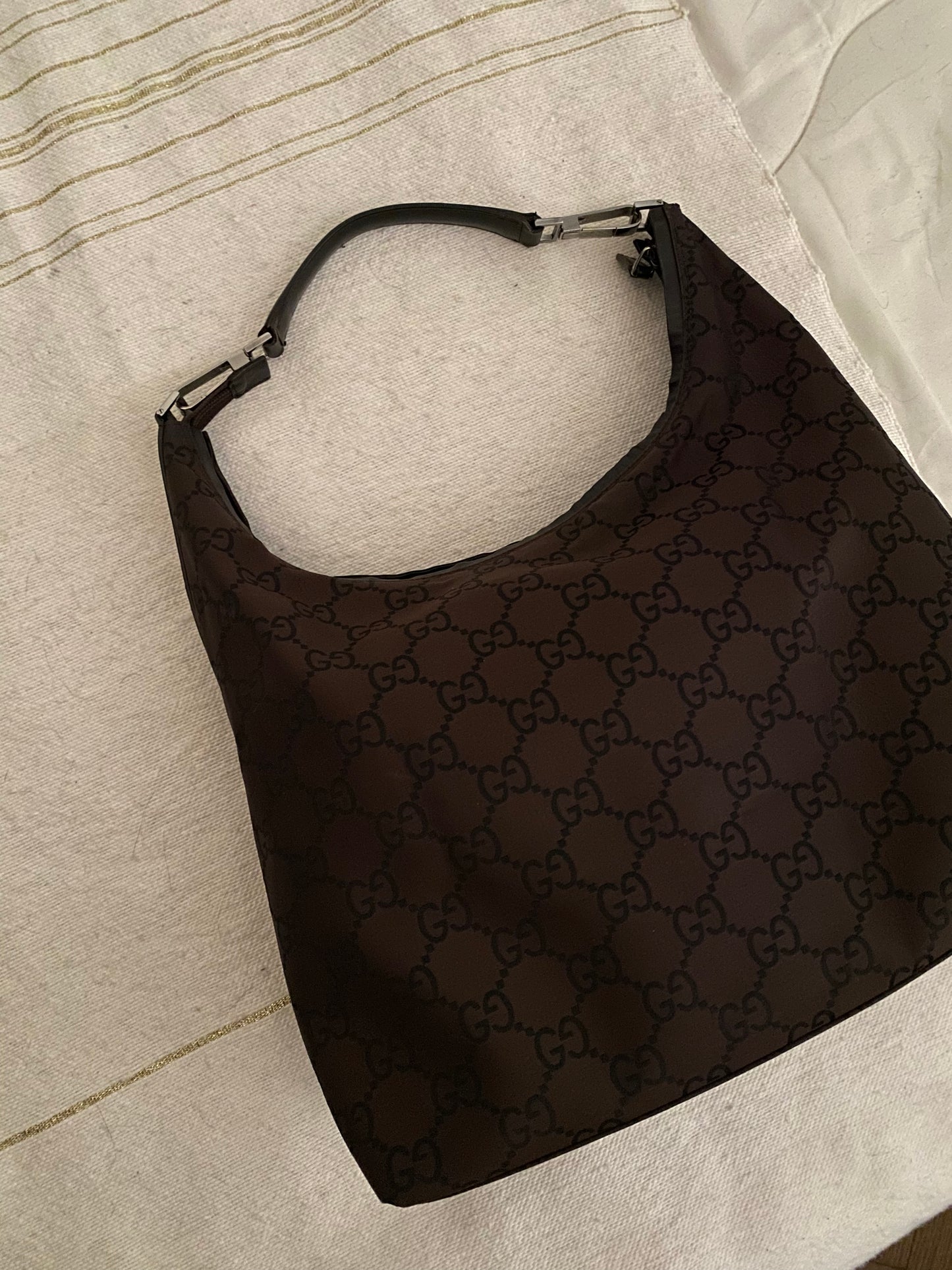 Gucci maxi hobo monogram brown