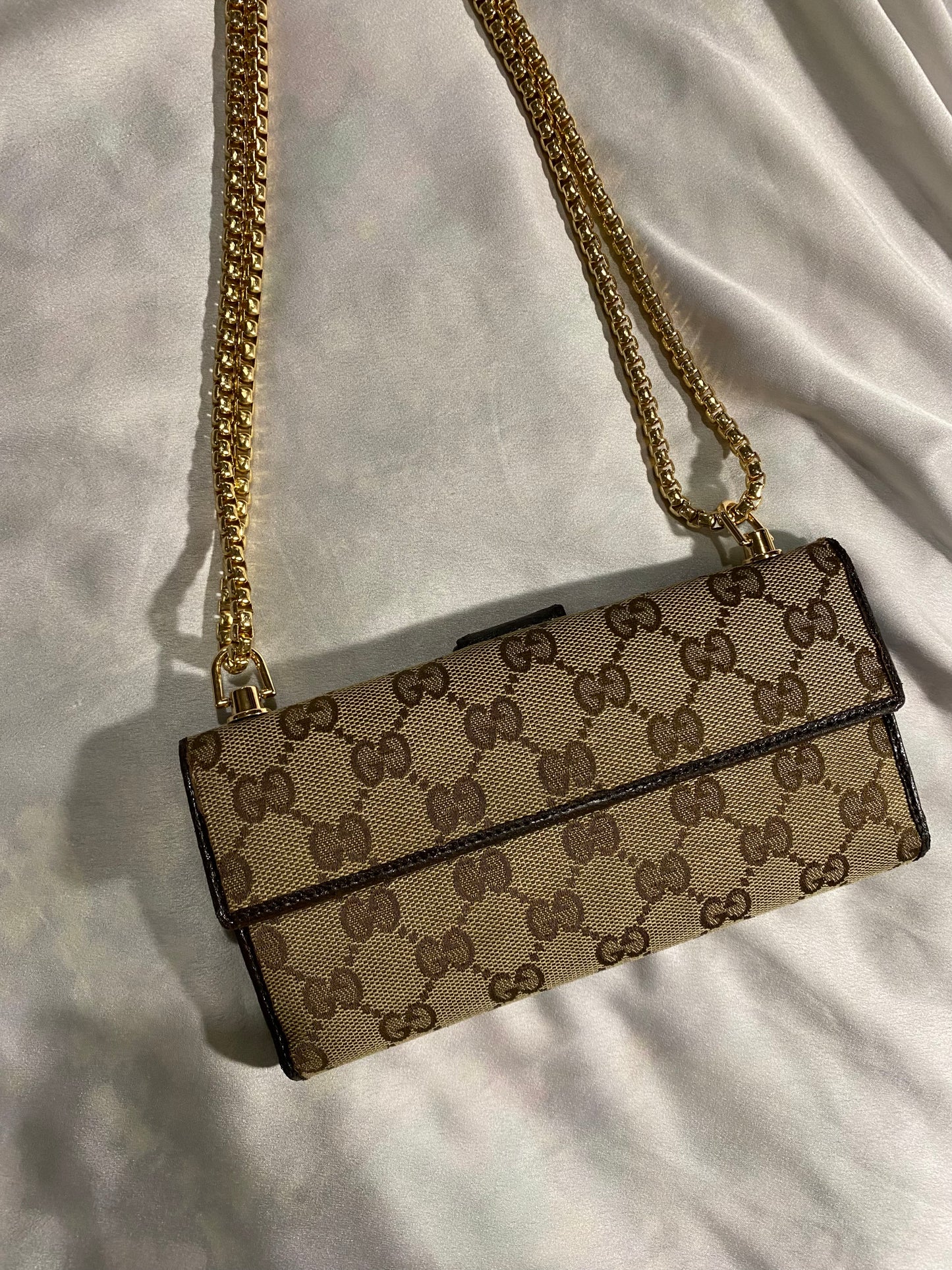 Gucci pochette classic monogram