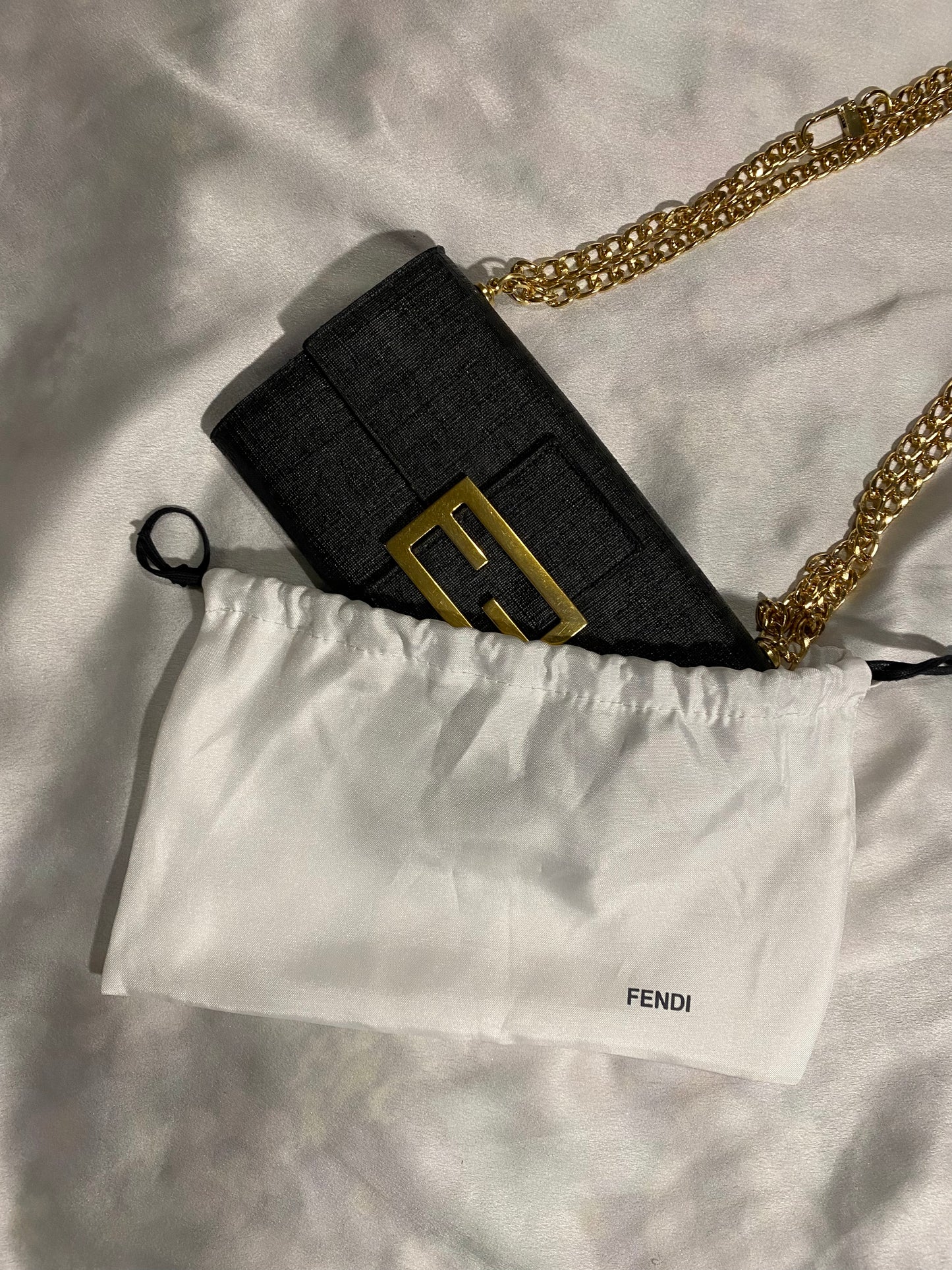 Fendi pochette maxi logo monogram nera